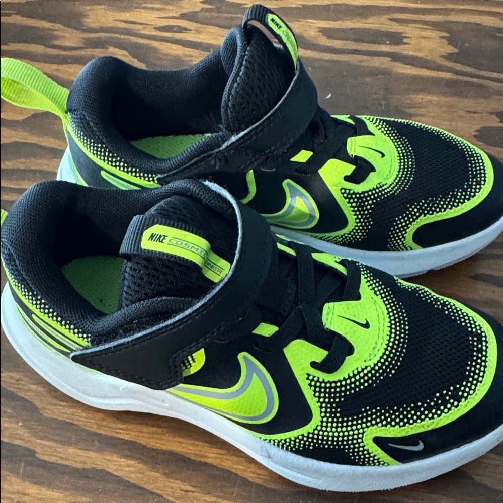 Nike Kids Black and Neon Green Sneakers - Picture 2 of 5